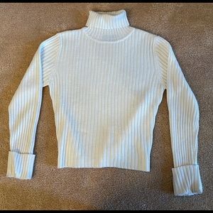 Classy off white rubbed turtle neck.